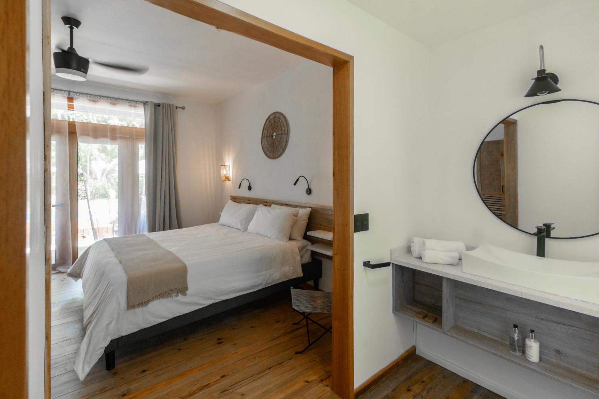 S Boutique Hotel Бокас Екстер'єр фото