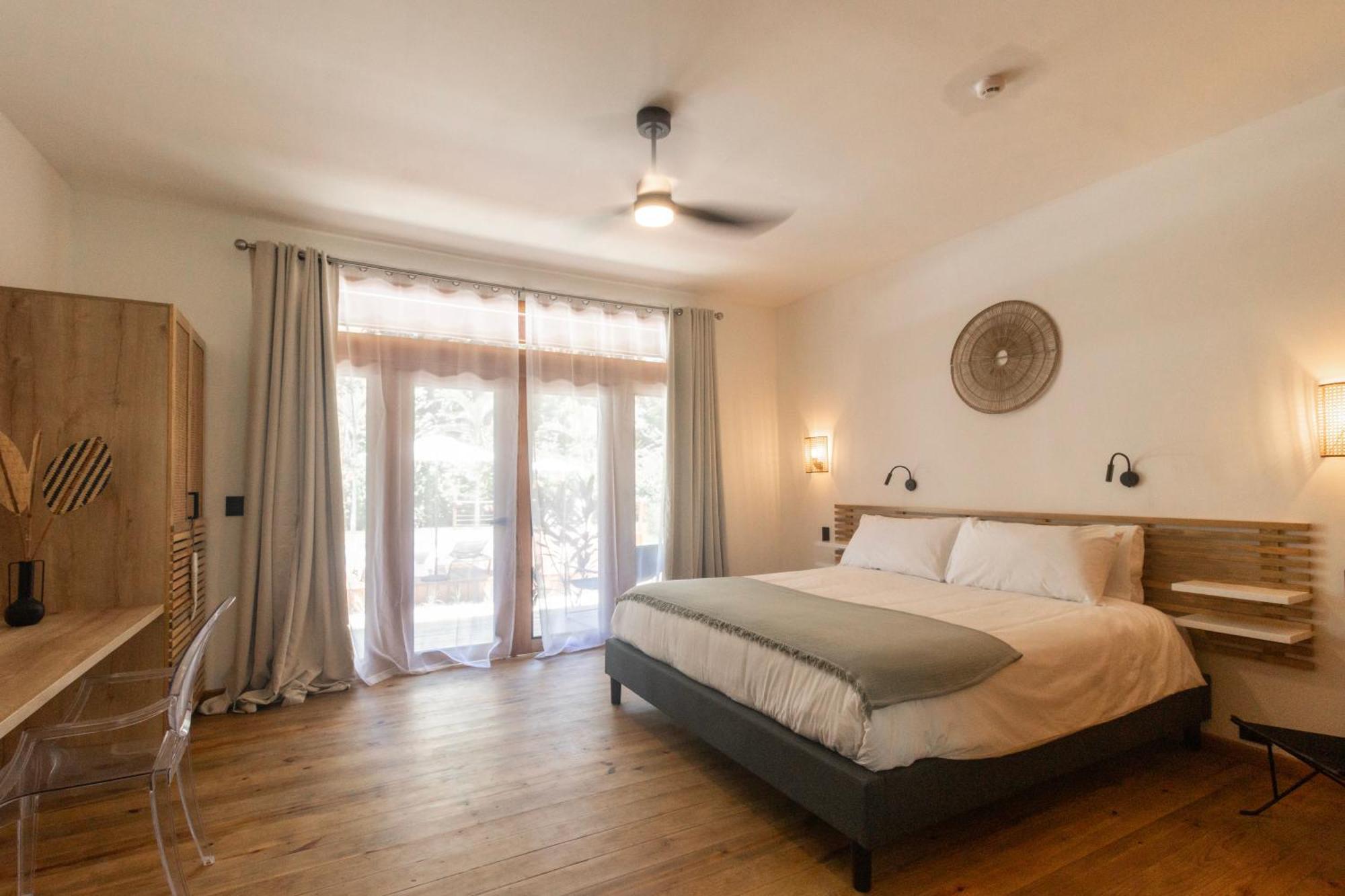 S Boutique Hotel Бокас Екстер'єр фото