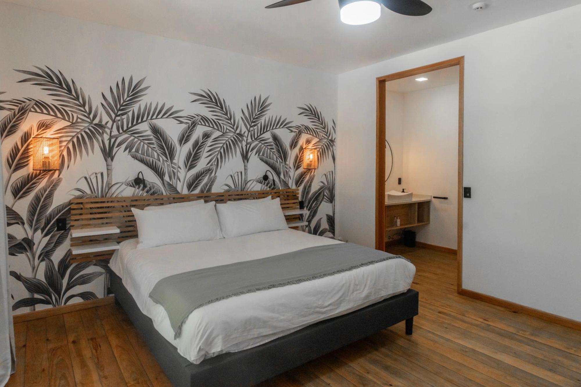 S Boutique Hotel Бокас Екстер'єр фото